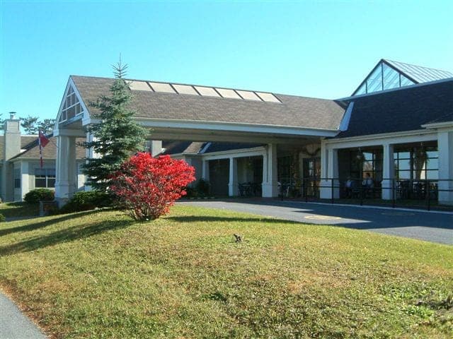 SeniorHome.ca - Maxville Manor