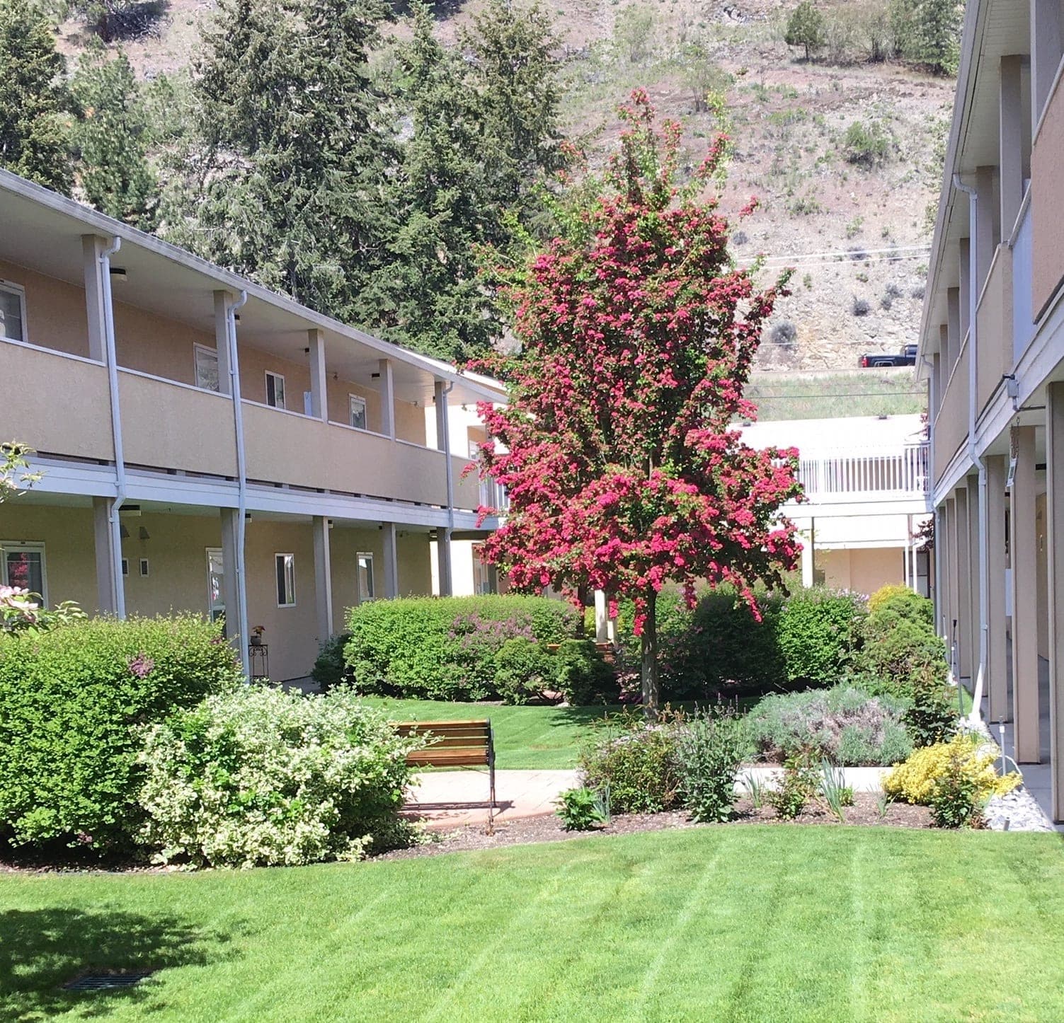 SeniorHome.ca - Peachland Senior Citizen's Housing Society
