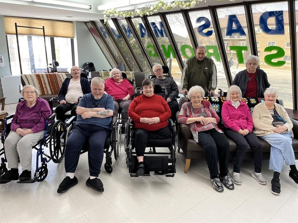 SeniorHome.ca - Dundas Manor Long-Term Care Home