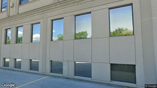 A Supreme Nursing (Google Street View)
