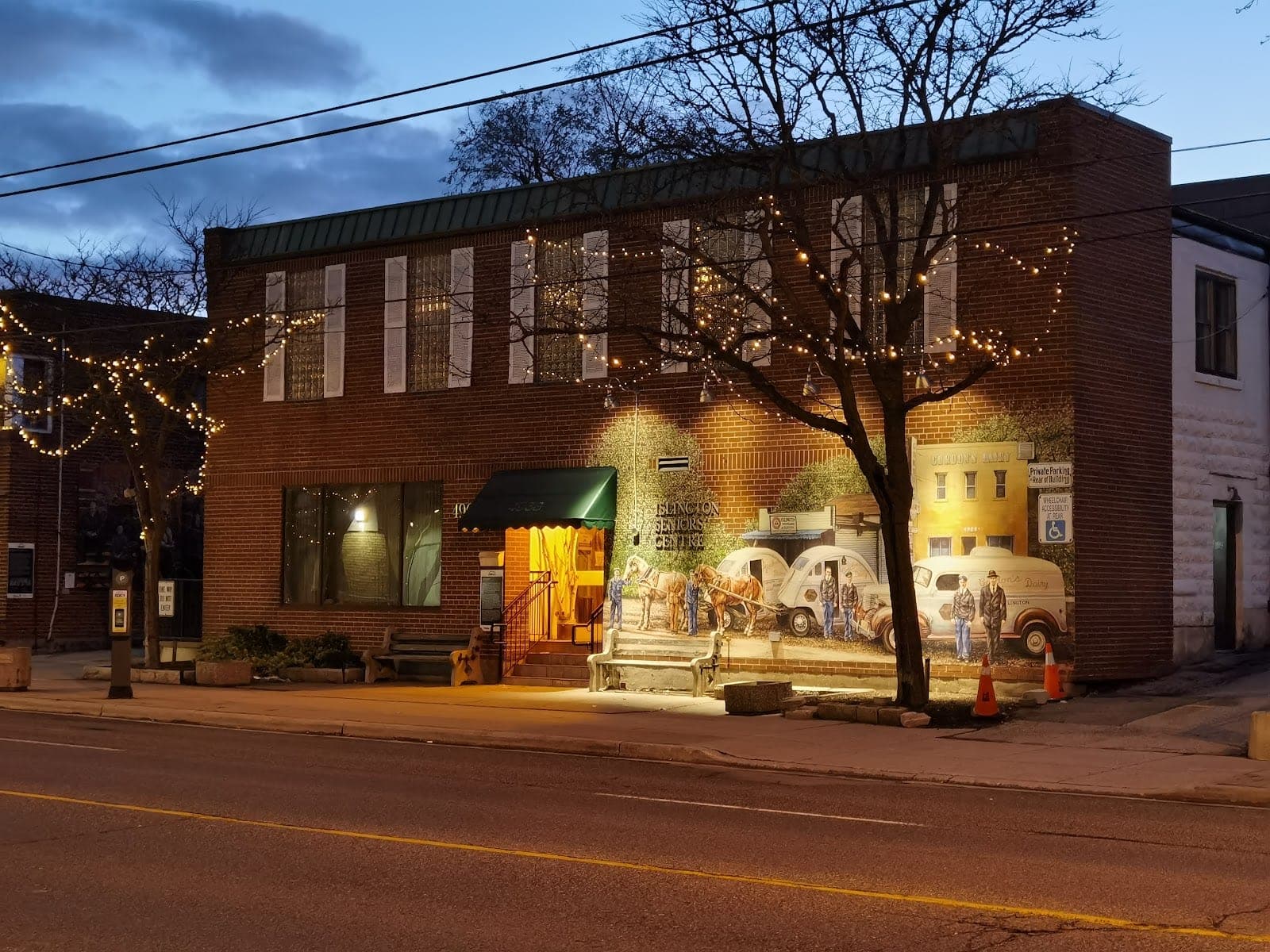 Islington Seniors' Centre (photo: Rostyslav Tverdostup, via Google)