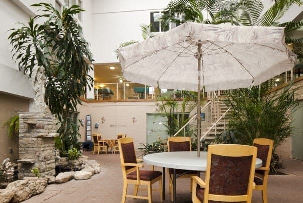SeniorHome.ca - Village Residence Centre